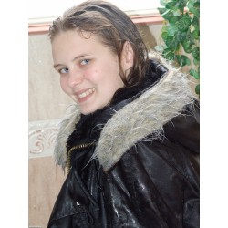 Manon 02 wetlook