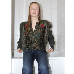 Nadia 02 wetlook