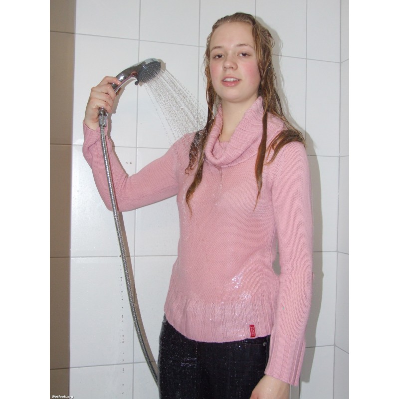 Nadia 03 wetlook