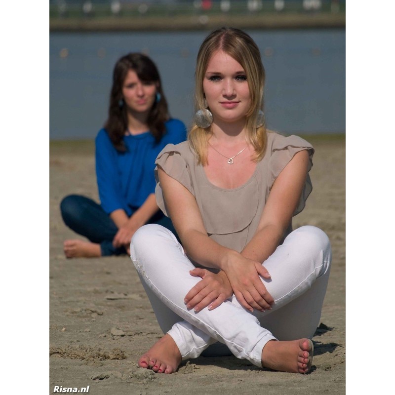 Ilona + Jessica 02