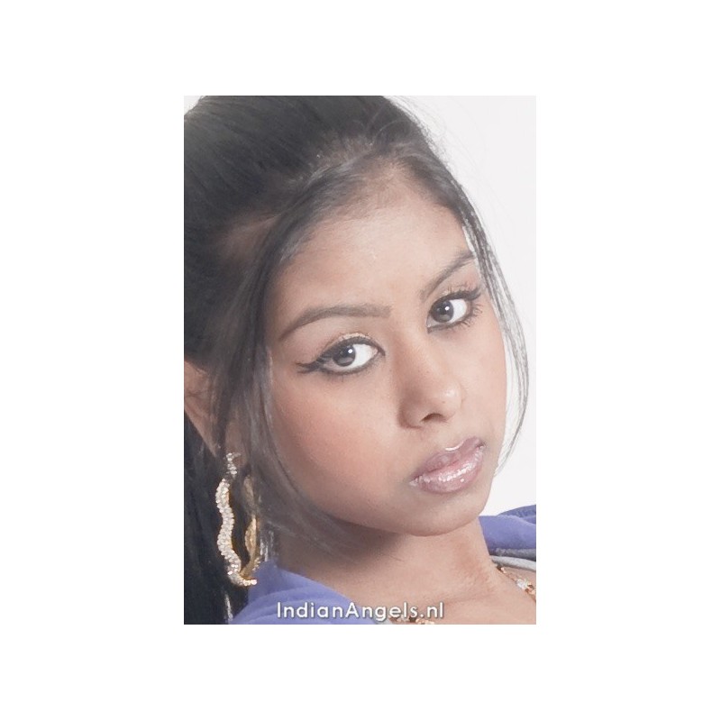 Anoushka 02