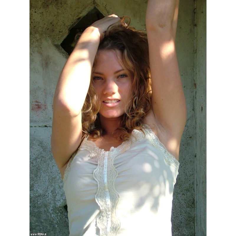 Angela 01