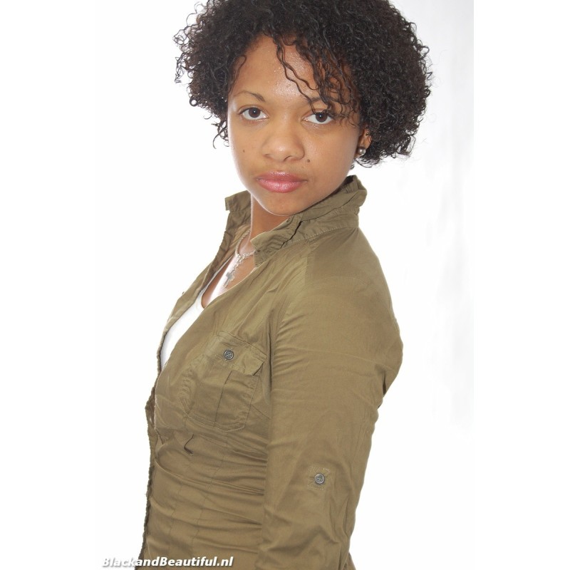 Simone 02