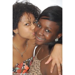 Simone + Rachel 02